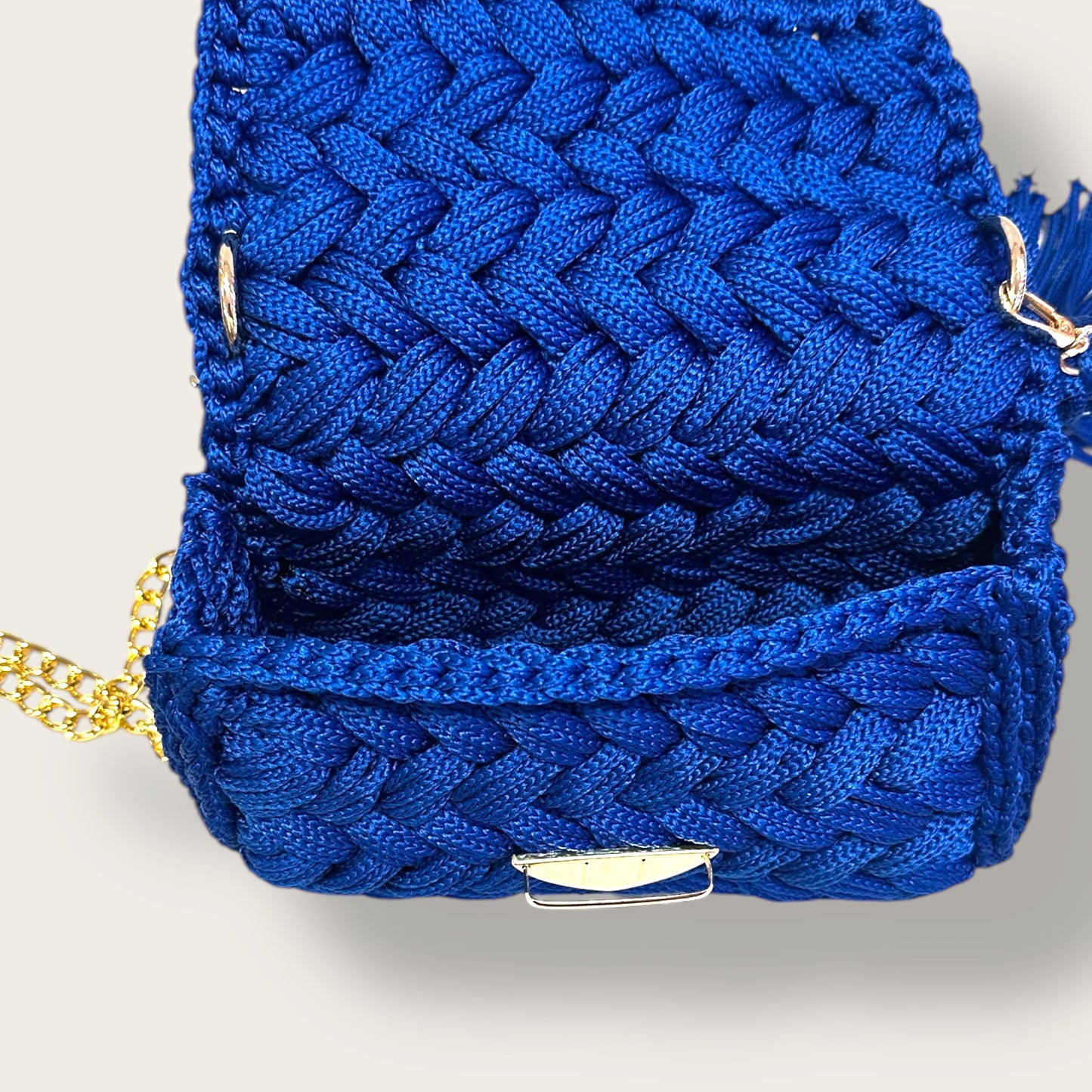 Handmade Crochet Hand & Shoulder Bag – Braided Knitted Design with Metal Clasp Closure