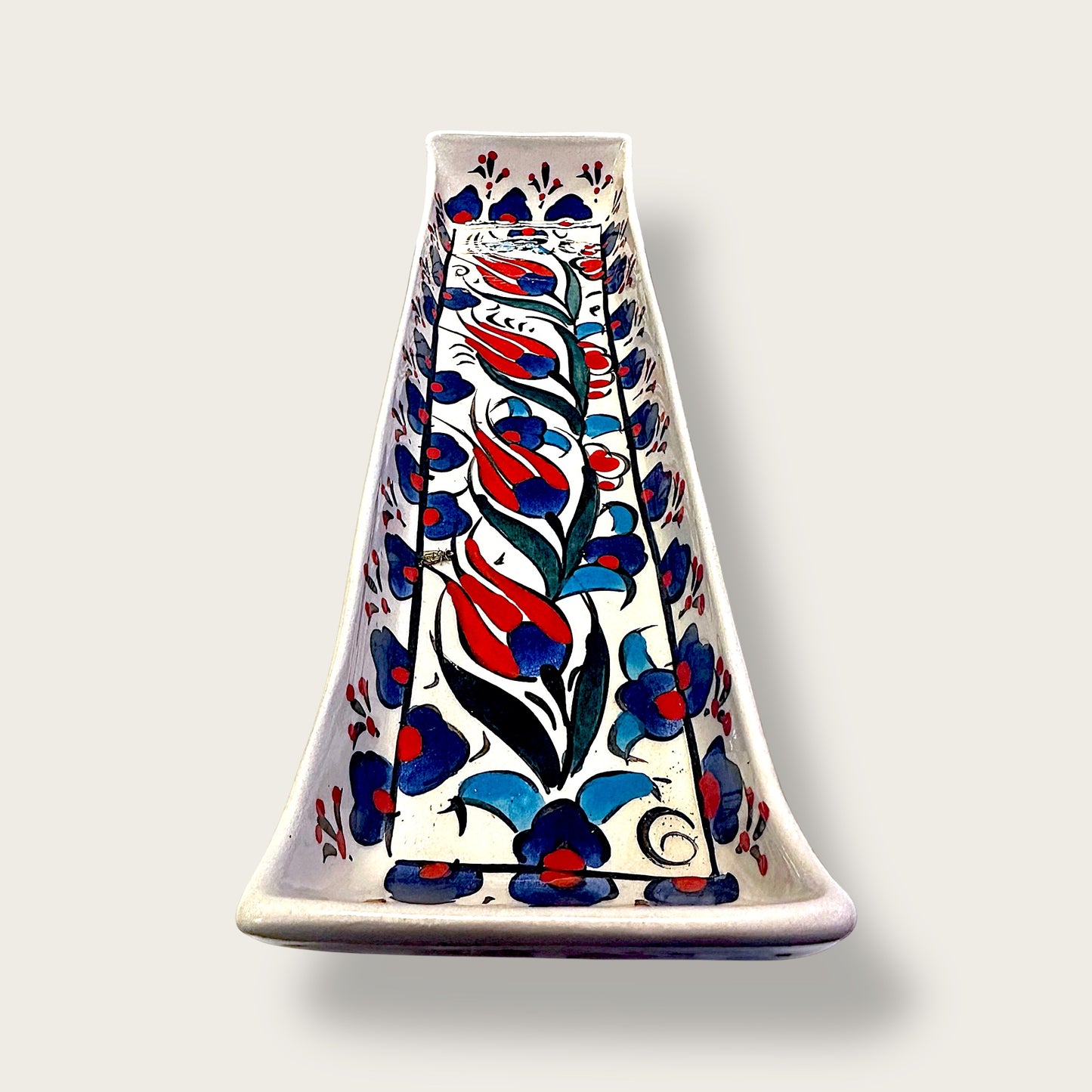 Handmade Ceramic Snack Dish 09 – Elegant & Functional Design