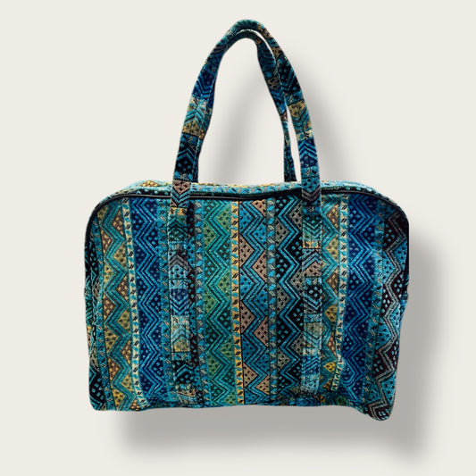 Handwoven Travel Bag – Ethnic Patterned Fabric with Spacious Design