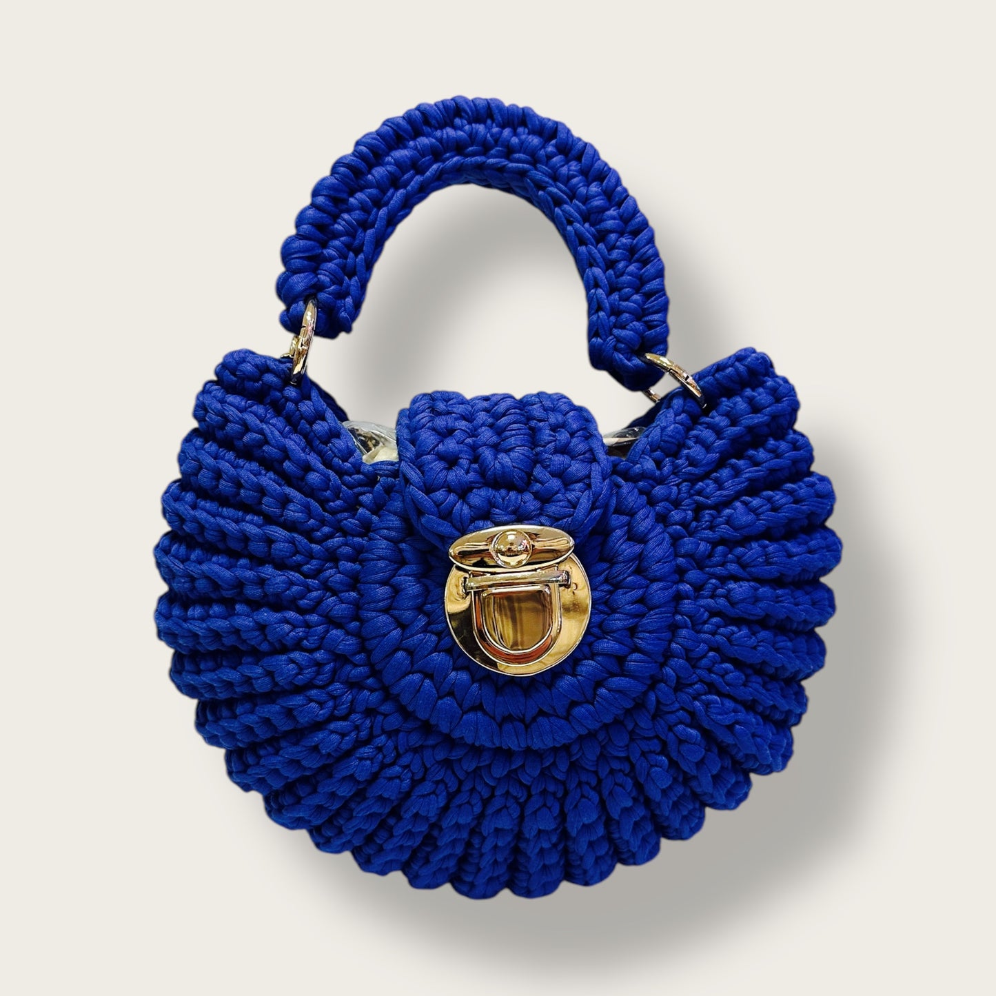 Handmade Crochet Handbag – Sculptural Knitted Design with Metal Clasp Closure